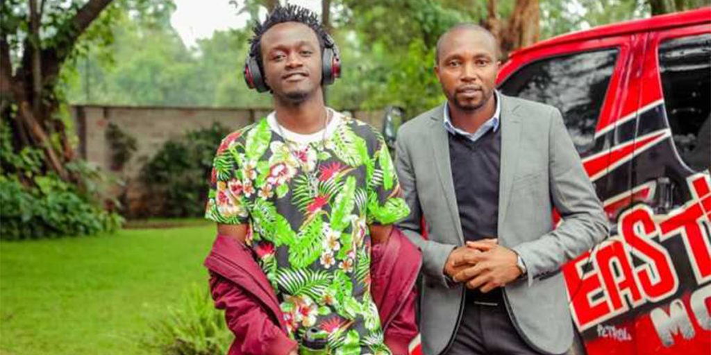 The singer with his elder brother, Kioko Ndirangu SRC: @Classic 105