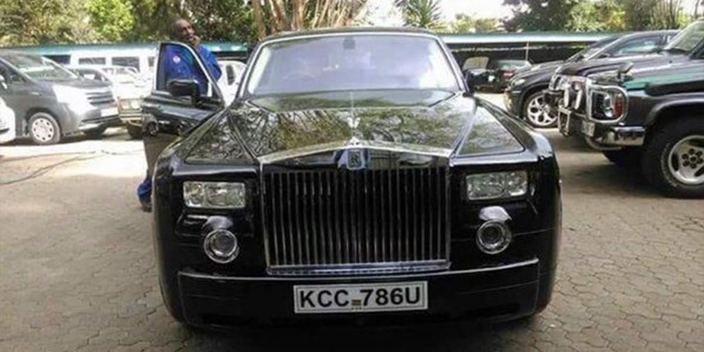 Kidero's Black Rolls Royce Phantom car SRC: @Kenyans