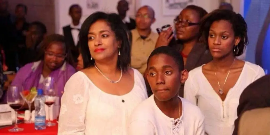 Passaris posing for a photo with her two children SRC: @Tuko 